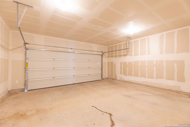 5631 PEARL MDW, Converse, TX 78109
