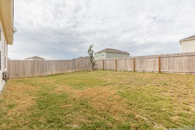 5631 PEARL MDW, Converse, TX 78109