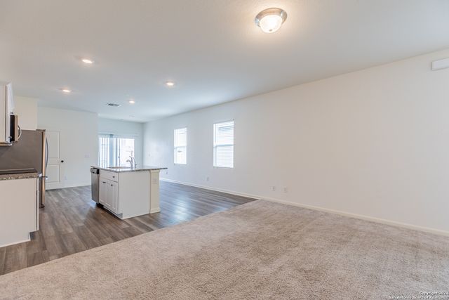 5631 PEARL MDW, Converse, TX 78109