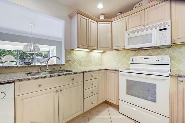 5611 SE Foxcross Place 5611, Stuart, FL 34997