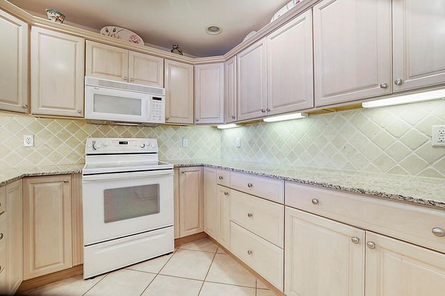 5611 SE Foxcross Place 5611, Stuart, FL 34997