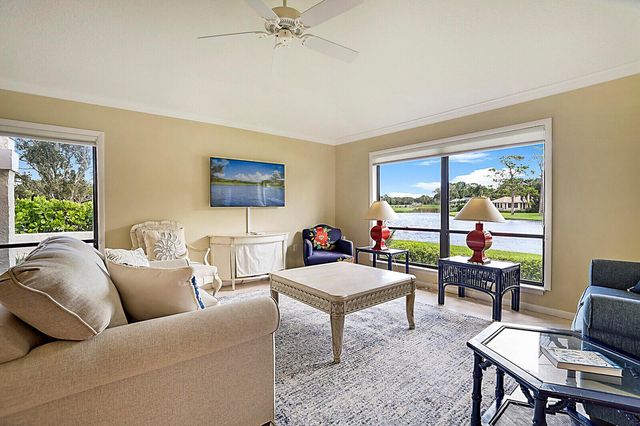 5611 SE Foxcross Place 5611, Stuart, FL 34997