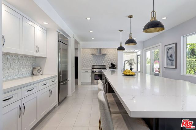 3450 Castlewoods Place, Sherman Oaks, CA 91403