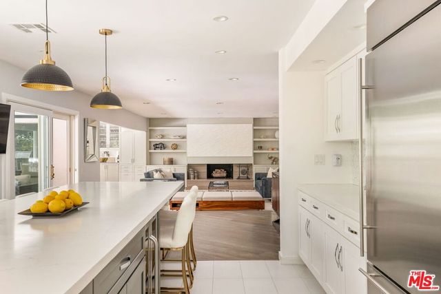 3450 Castlewoods Place, Sherman Oaks, CA 91403