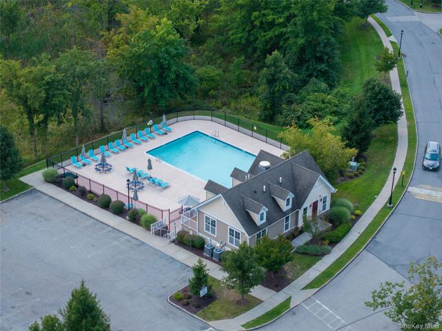 34 Field Stone Drive, Middletown, NY 10940