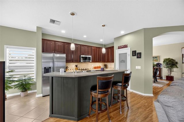 1724 MIRA LAGO CIRCLE, Ruskin, FL 33570