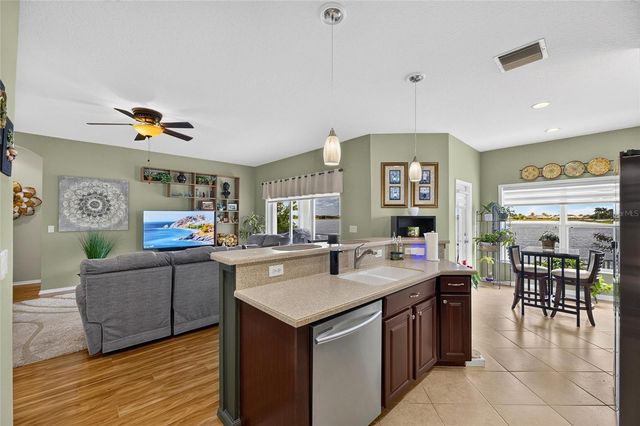 1724 MIRA LAGO CIRCLE, Ruskin, FL 33570