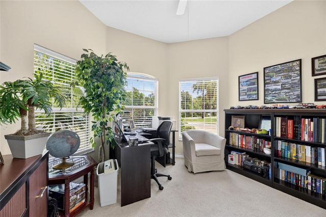 1724 MIRA LAGO CIRCLE, Ruskin, FL 33570