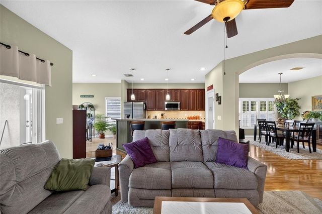 1724 MIRA LAGO CIRCLE, Ruskin, FL 33570