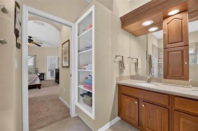 1724 MIRA LAGO CIRCLE, Ruskin, FL 33570