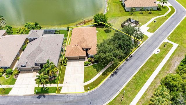 1724 MIRA LAGO CIRCLE, Ruskin, FL 33570
