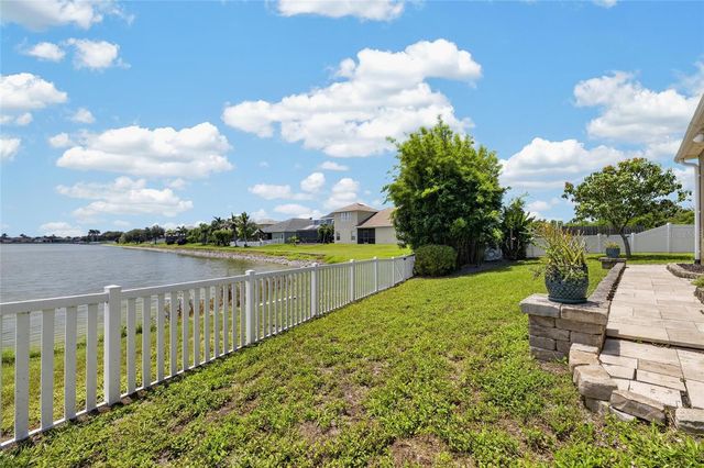 1724 MIRA LAGO CIRCLE, Ruskin, FL 33570