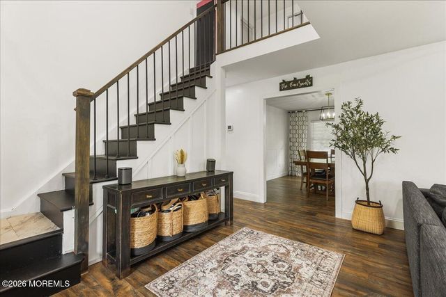 12 Maxwell Lane, Manalapan, NJ 07726