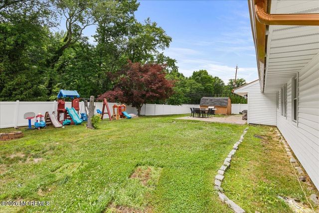 12 Maxwell Lane, Manalapan, NJ 07726
