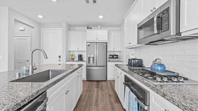 805 Cranberry Way, Upland, CA 91786