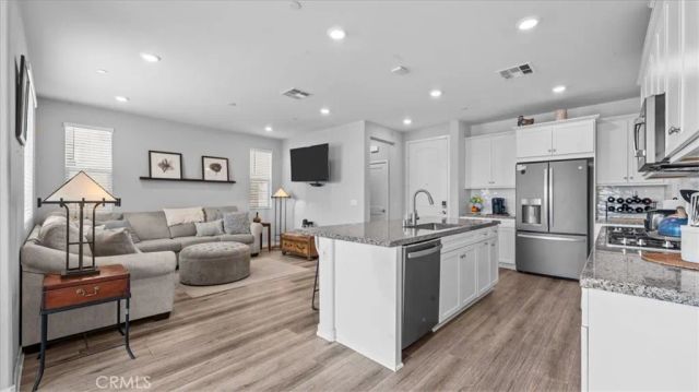 805 Cranberry Way, Upland, CA 91786