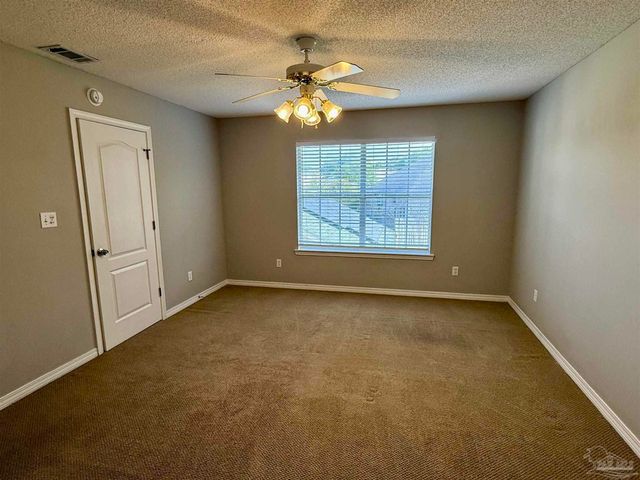2121 Pin High Dr, Pensacola, FL 32526