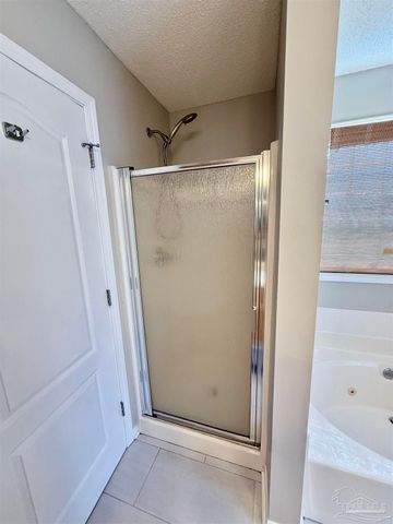 2121 Pin High Dr, Pensacola, FL 32526