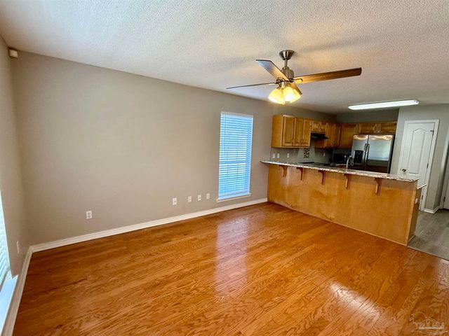 2121 Pin High Dr, Pensacola, FL 32526