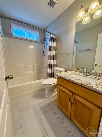 2121 Pin High Dr, Pensacola, FL 32526