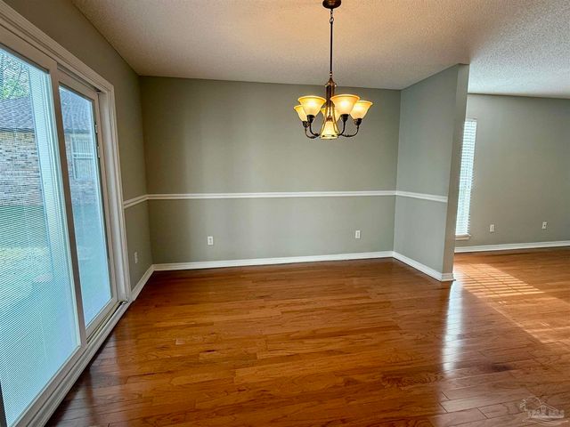 2121 Pin High Dr, Pensacola, FL 32526