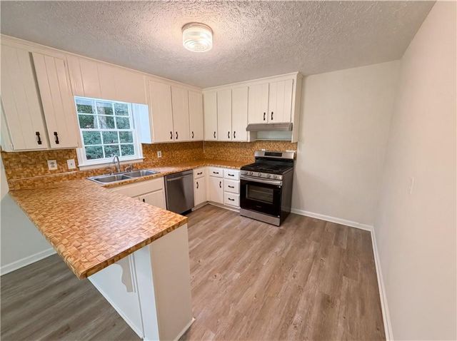 6658 Dearborn Drive, Acworth, GA 30102