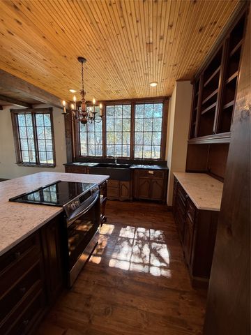 202 Throckmorton Street, Weatherford, TX 76086