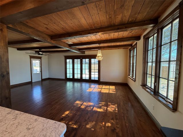 202 Throckmorton Street, Weatherford, TX 76086