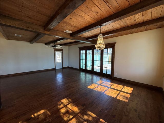 202 Throckmorton Street, Weatherford, TX 76086