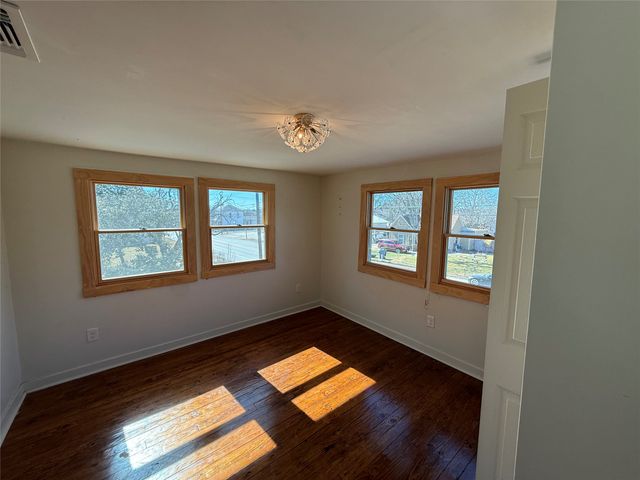 202 Throckmorton Street, Weatherford, TX 76086