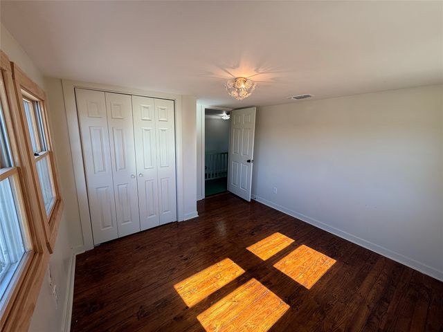 202 Throckmorton Street, Weatherford, TX 76086