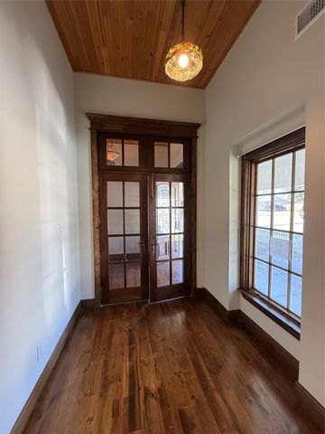 202 Throckmorton Street, Weatherford, TX 76086