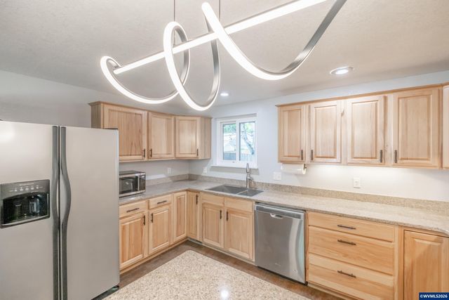 317 Vincent St, Philomath, OR 97370