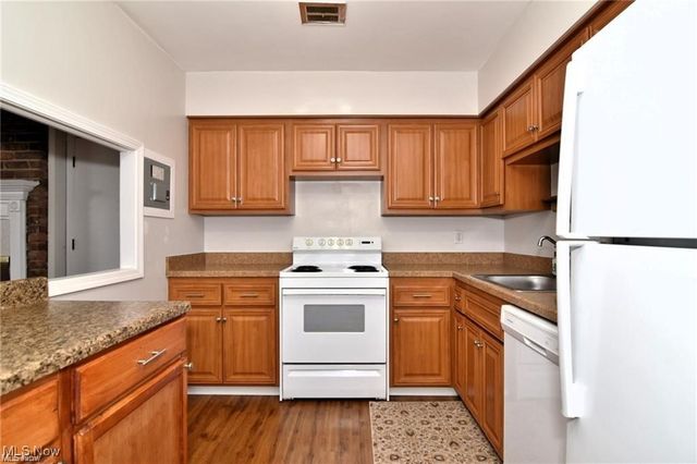 2854 Pease Drive, Rocky River, OH 44116