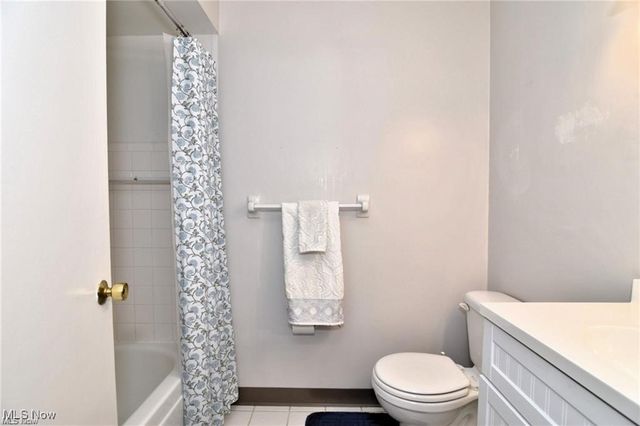 2854 Pease Drive, Rocky River, OH 44116