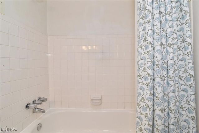 2854 Pease Drive, Rocky River, OH 44116