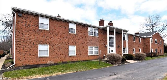 2854 Pease Drive, Rocky River, OH 44116