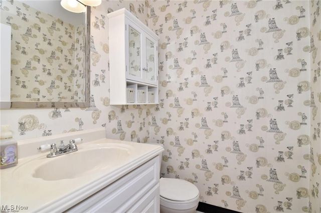 2854 Pease Drive, Rocky River, OH 44116