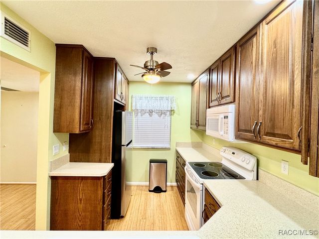 7 Moser Court N, Homosassa, FL 34446