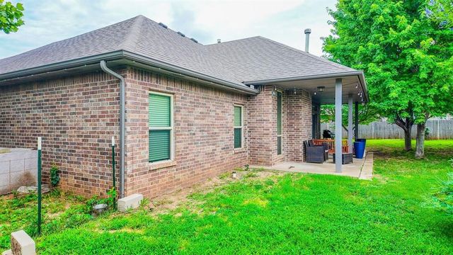 9109 NW 81st Street, Yukon, OK 73099