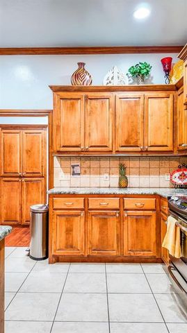 9109 NW 81st Street, Yukon, OK 73099