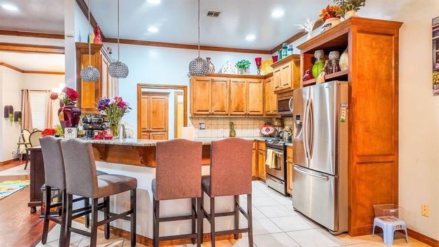 9109 NW 81st Street, Yukon, OK 73099