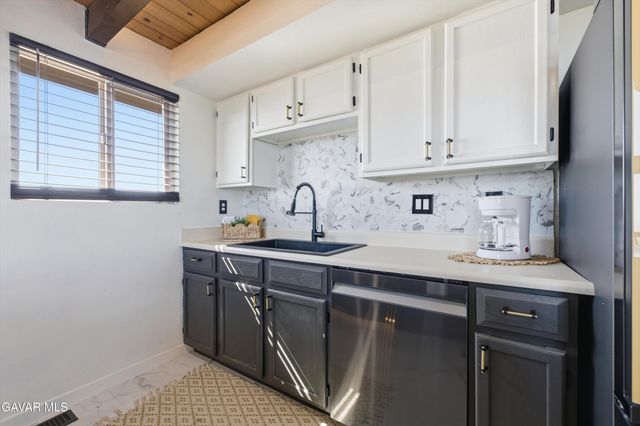 23960 El Rancho Drive, Tehachapi, CA 93561