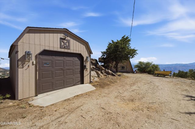 23960 El Rancho Drive, Tehachapi, CA 93561