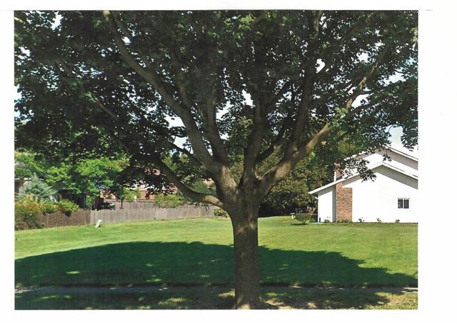 5740 Raintree Lane, Westmont, IL 60559