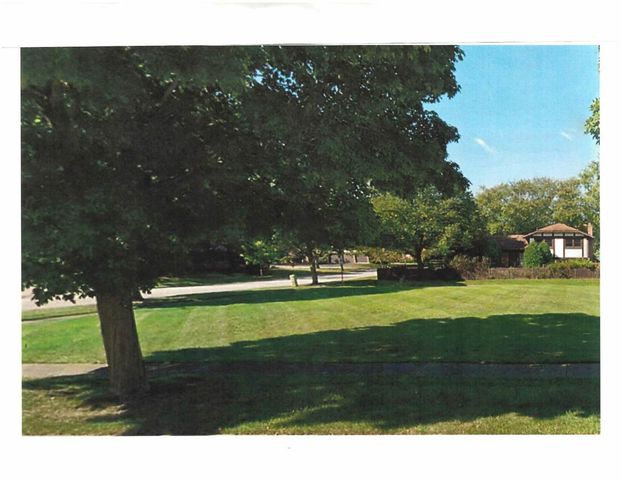 5740 Raintree Lane, Westmont, IL 60559