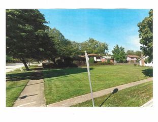 5740 Raintree Lane, Westmont, IL 60559