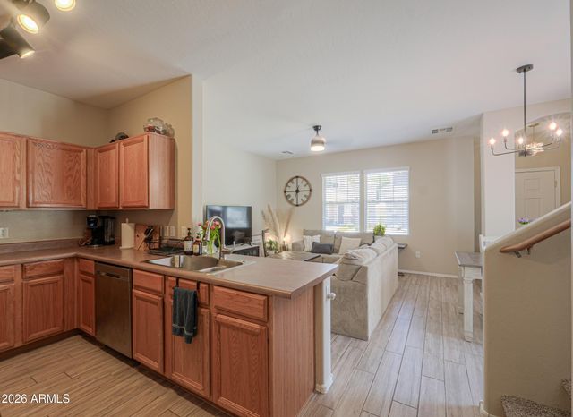 1500 S OWL Drive, Gilbert, AZ 85296