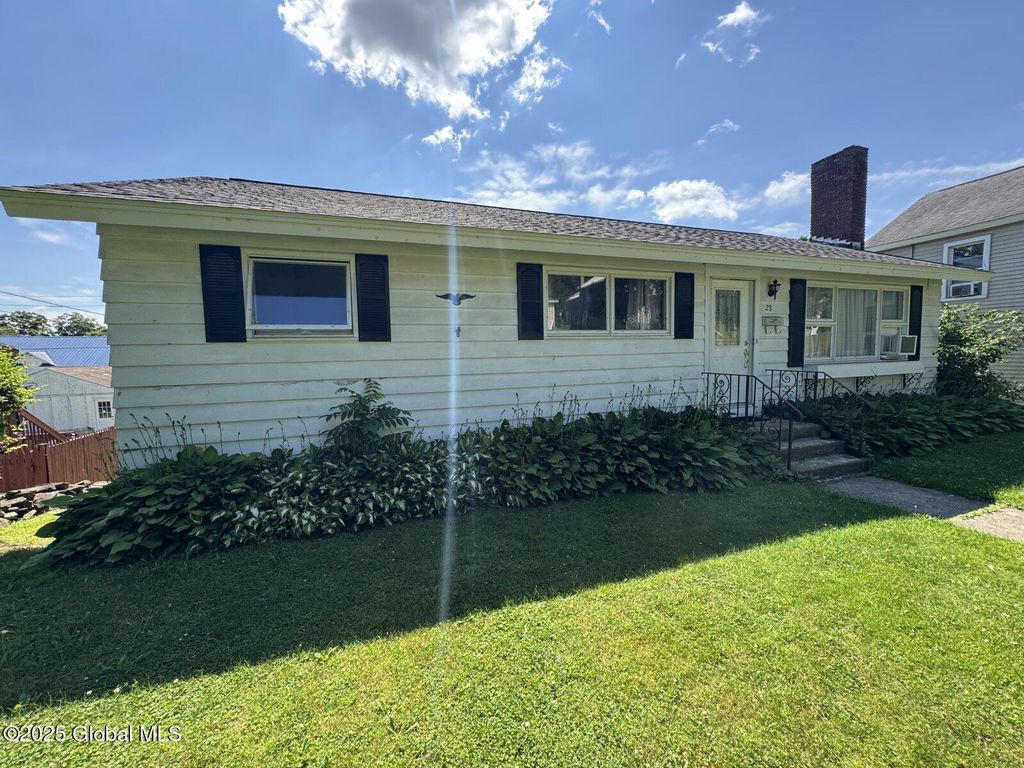 28 Green Street, Schuylerville, NY 12871