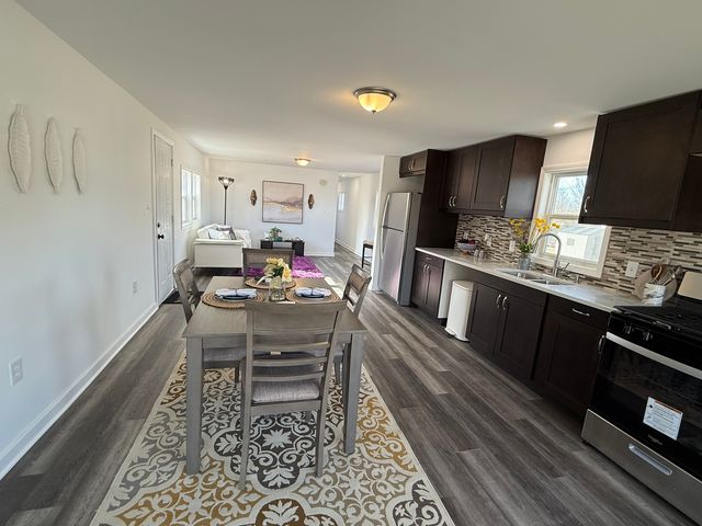 237 Blackthorn Road, Matteson, IL 60443